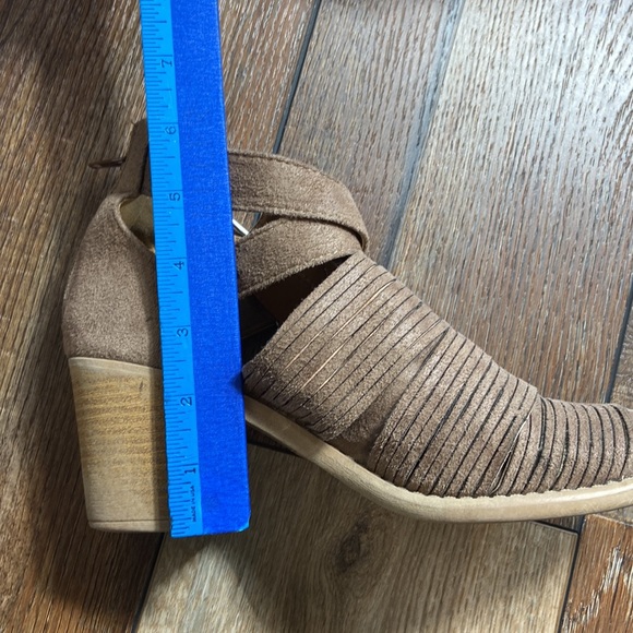 Qupid Shoes Qupid Stacked Heel Ankle Booties Size 85 Poshmark